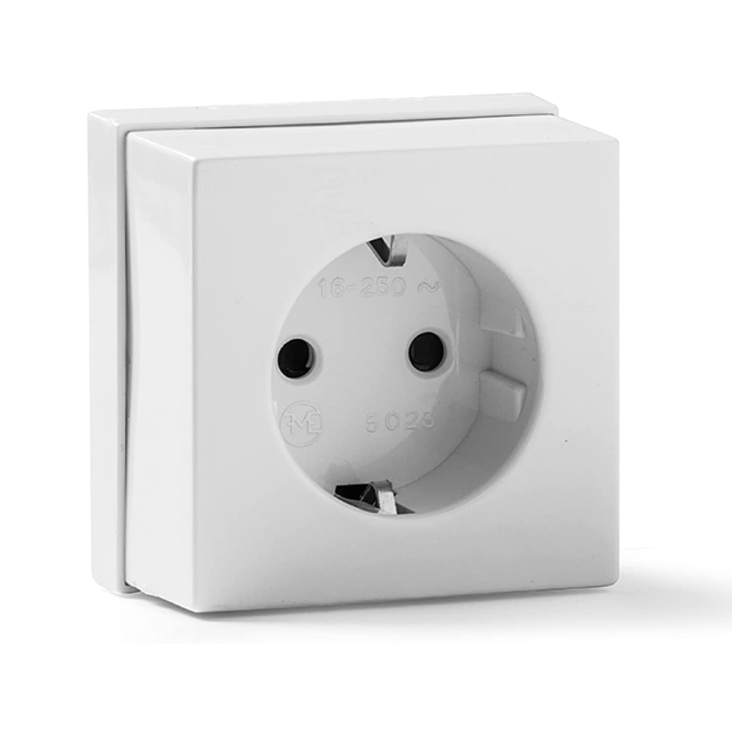 Base enchufe superficie Toma tierra 16A-250V  Blanco