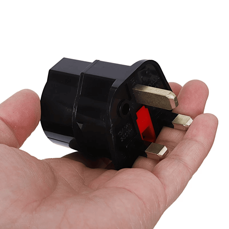 Adaptador de Enchufe de Europeo a Enchufe UK Negro