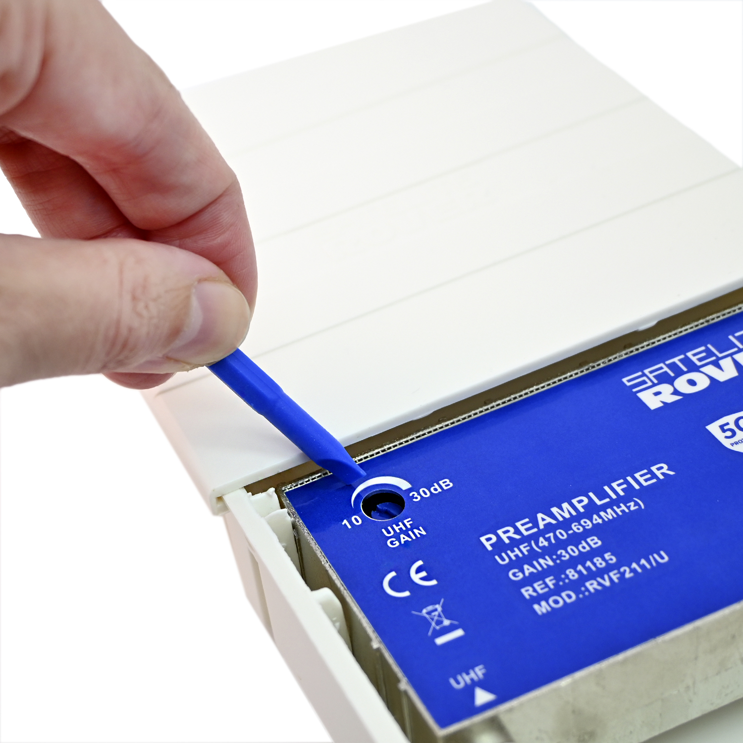 Amplificador de mastil con ganancia 30dB 1e UHF exterior  Blanco