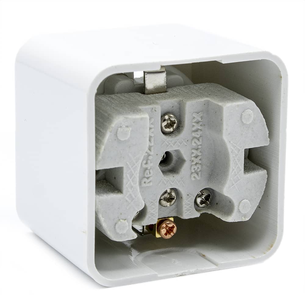 Base de 1 toma TT lateral superficie 250V 16A  Blanco