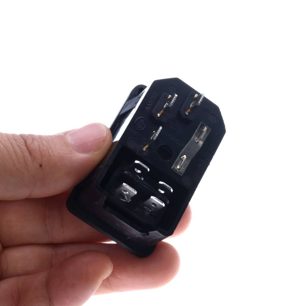 Conector alimentacion C14 AC con fusible hembra sin marco  Negro 10 A