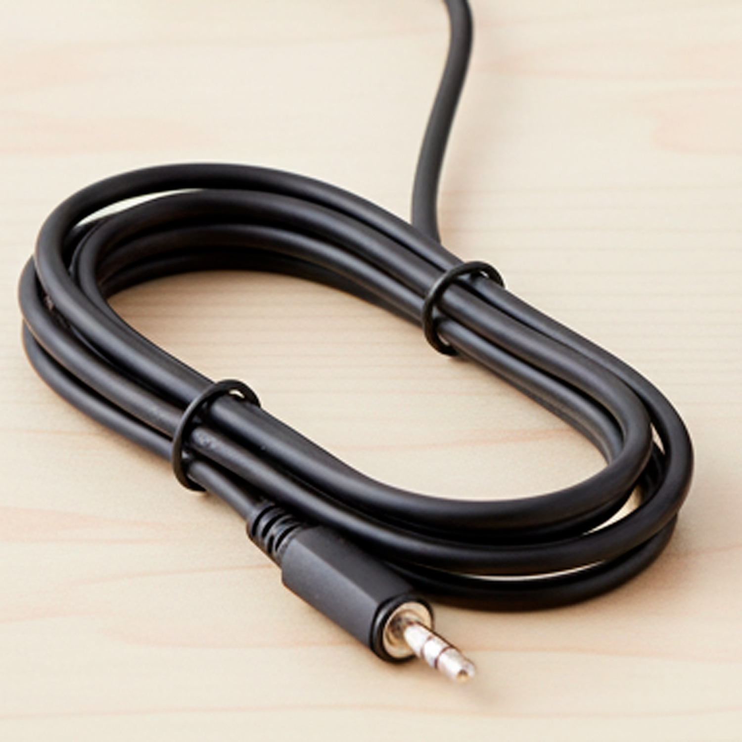 Conector audio jack 2.5 mm estereo macho  Negro