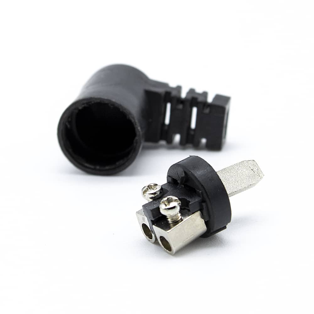 Conector audio para altavoz macho acodado  Negro