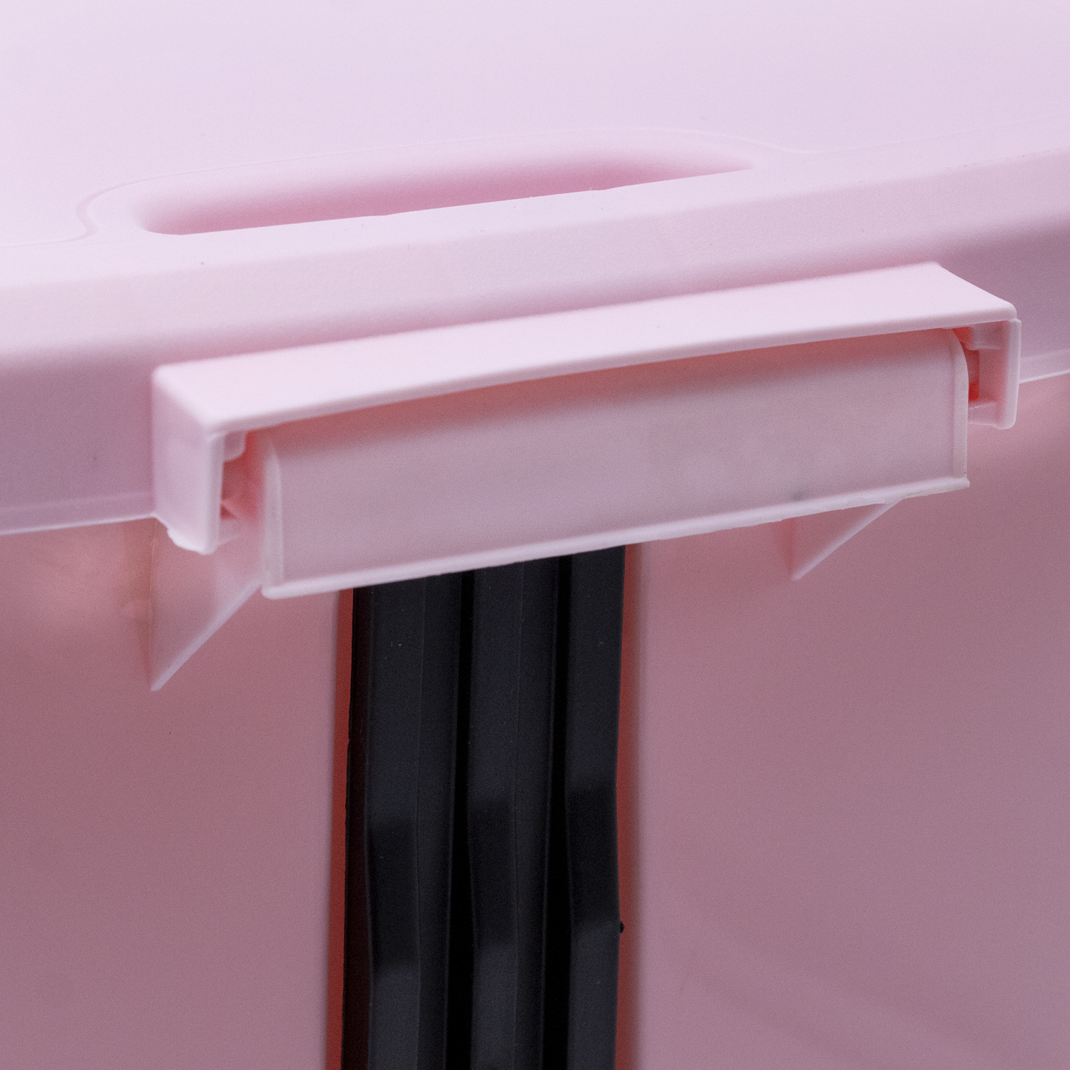 Cubo basura plastico apertura pedal 8 Litros Rosa