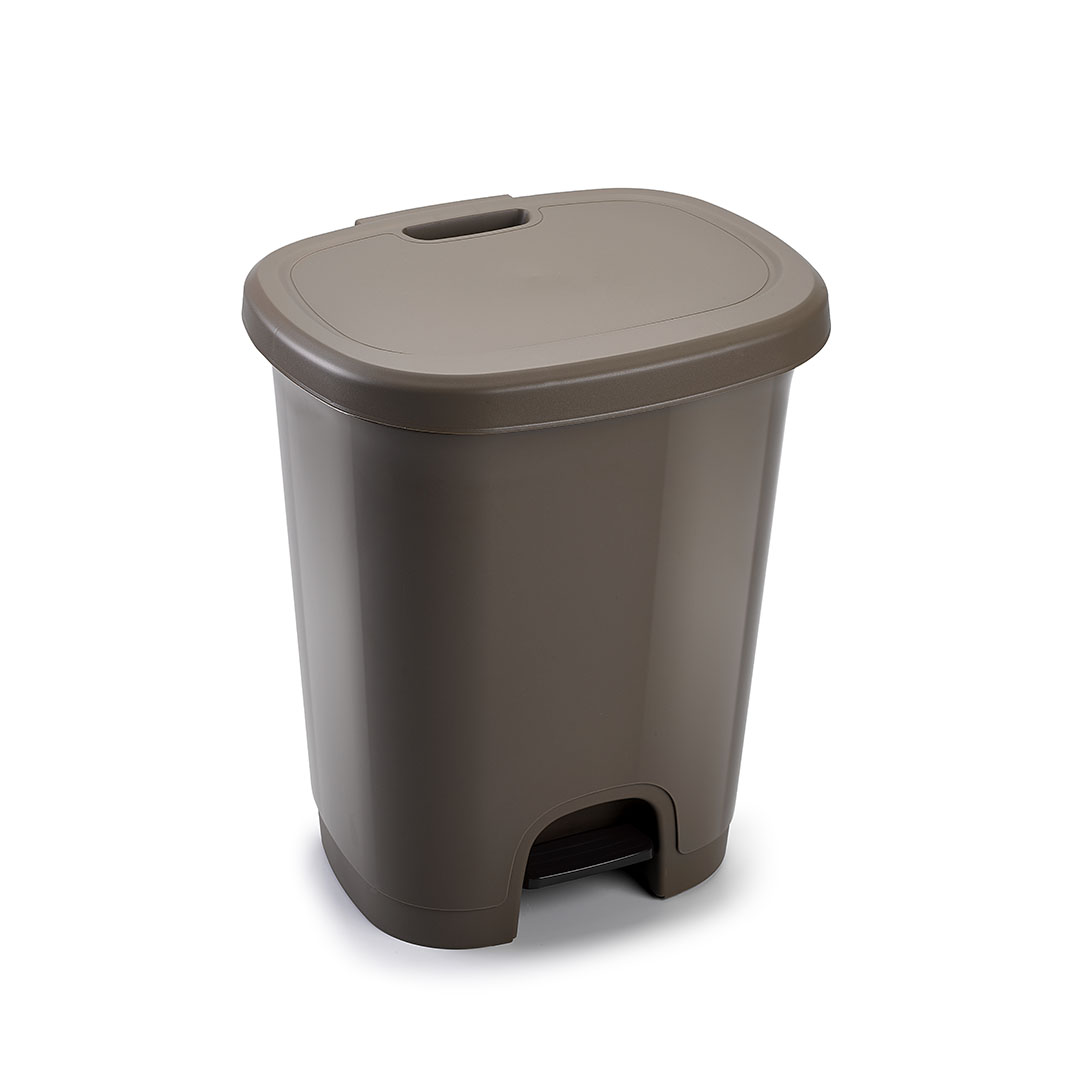 Cubo basura plastico apertura pedal 27 Litros Wengue