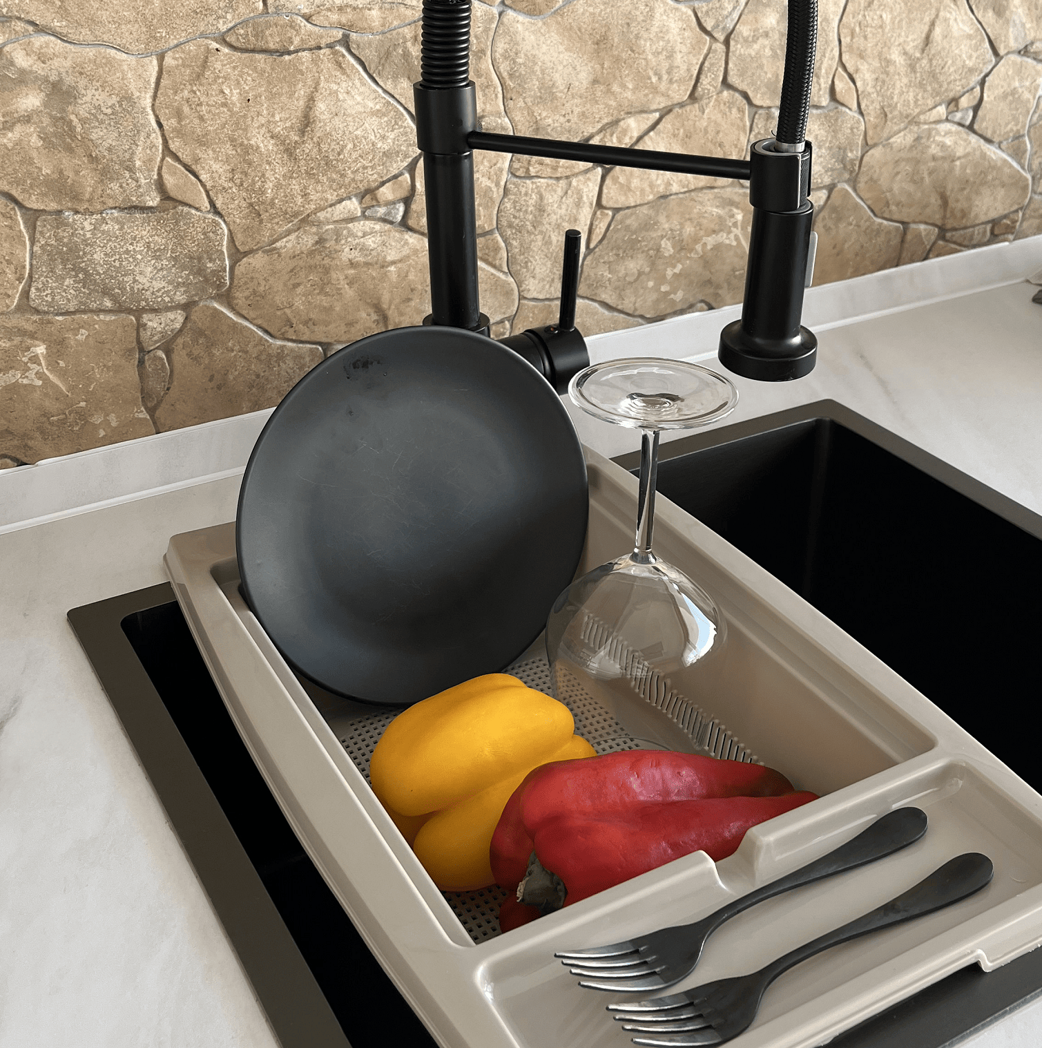Escurreplatos para fregadero de plastico  Beige
