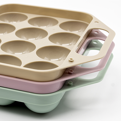 Huevera de plastico para 12 huevos con tapa  Verde claro