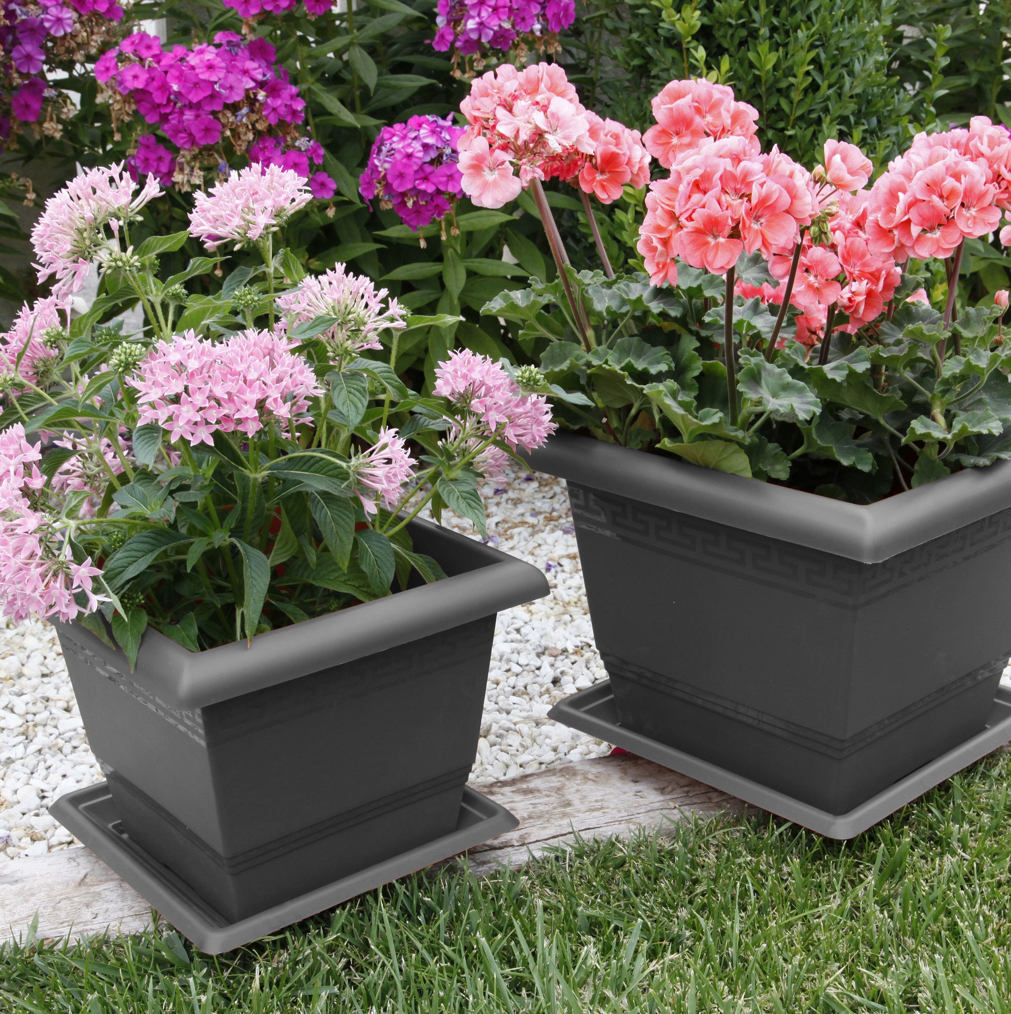 Macetero cuadrado de plastico 25 cm Negro