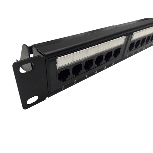 Patch panel 24 RJ45 Cat 6 UTP 1U con peine  Negro