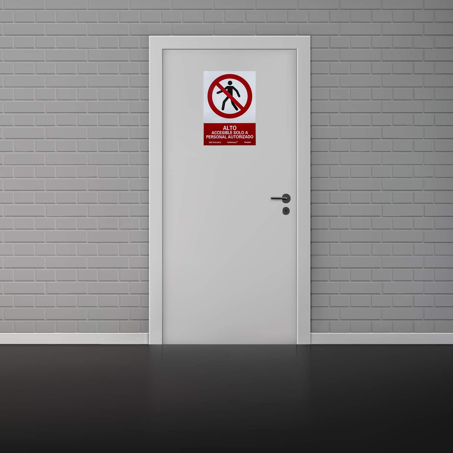 Señal Prohibido El Paso a personal no autorizado PVC 21x30 c  Rojo